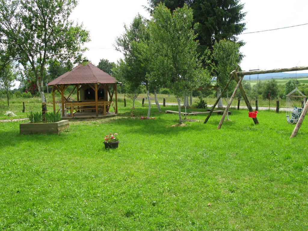 Apartments Eco Forest Resort Rakovica Exterior foto
